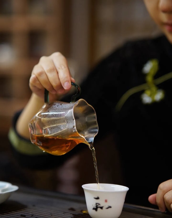 天津如何约到鸡公司/天津咋约得便宜的鸡怎么约/约的鸡公司fds
